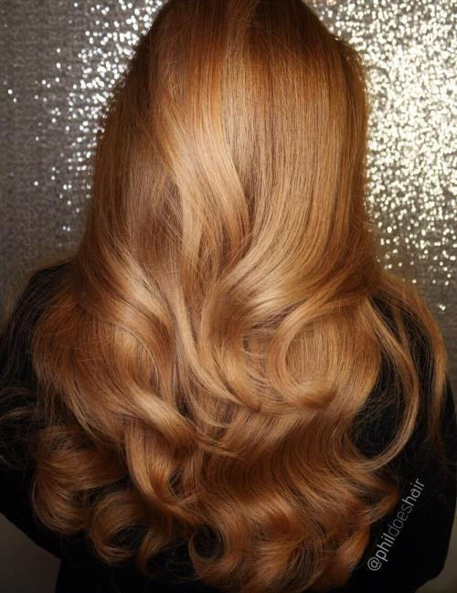 Lång Golden Blonde Hairstyle