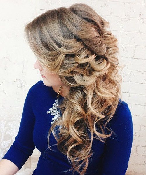 bočné curly wedding hairstyle for long hair