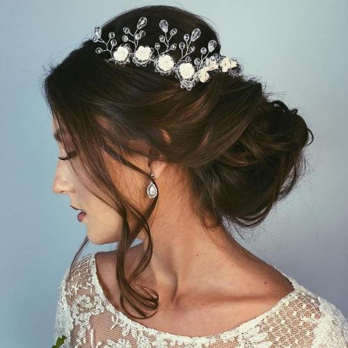 nízky Wedding Updo With A Brown