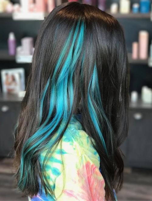 Mörk Brown Hair With Blue Highlights