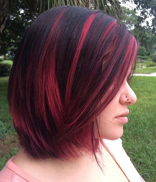 čierna hair with pink highlights