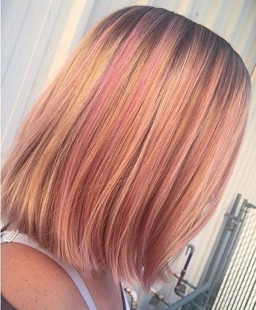jordgubbe blonde bob with pastel pink highlights