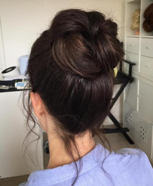 vysoký Twisted Bun For Thick Hair
