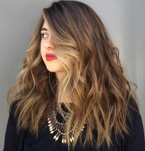 Lung Choppy Brown Hair With Blonde Balayage