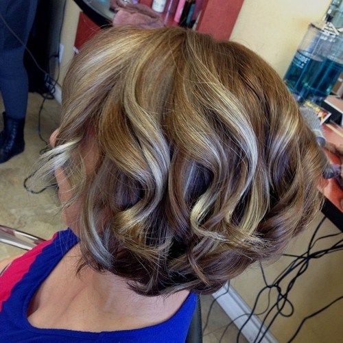svetloba brown hair with blonde balayage highlights