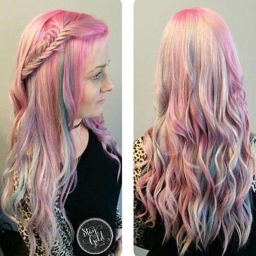 dlho blonde hairstyle with pastel highlights