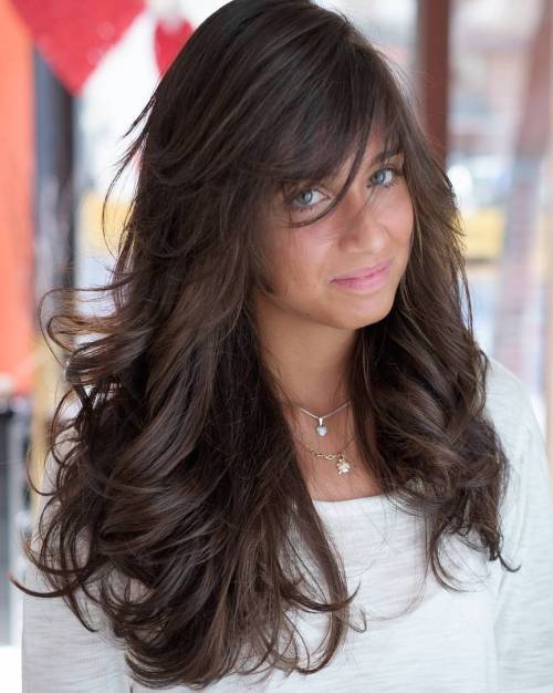 Lång Layered Brown Hairstyle