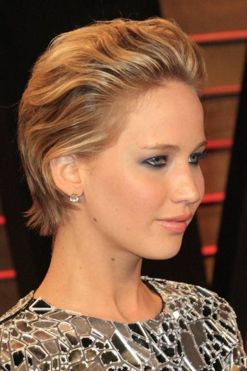  Jennifer Lawrence short hairstyle for Christmas