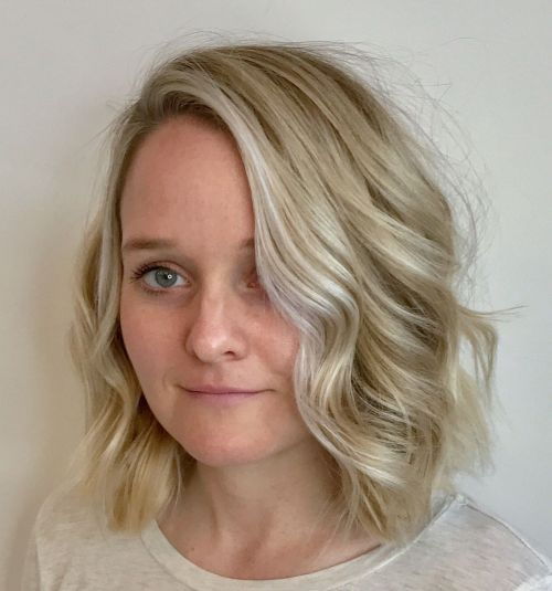 Светло Blonde Bob With Silver Face-Framing