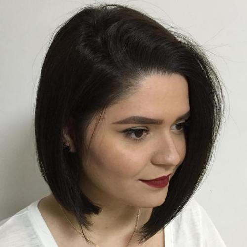 unghiular Side Part Bob For Straight Hair