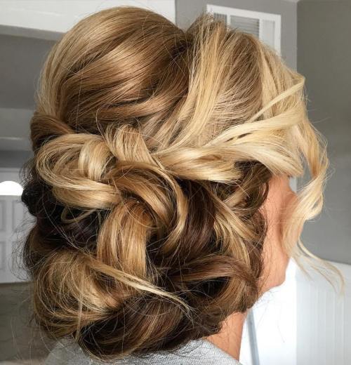 Лоосе Messy Updo For Long Hair