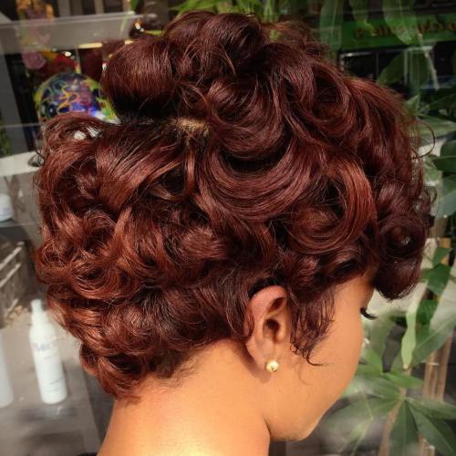 Kratek Curly Chestnut Hairstyle