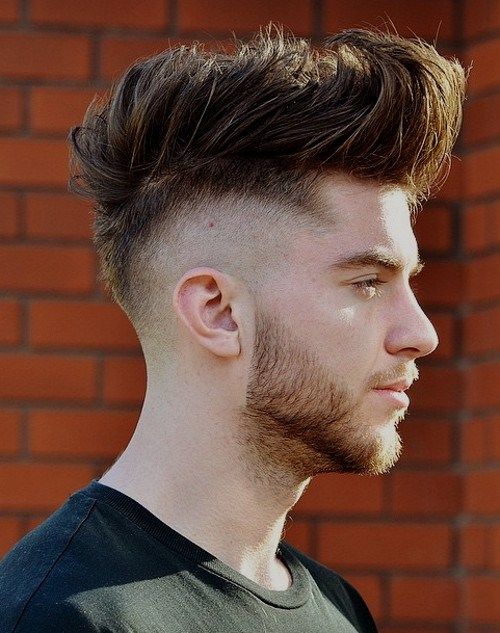 hrebeň over Mohawk hairstyle for men