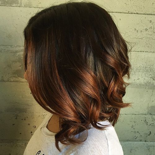 lång dark brown bob with copper ombre highlights