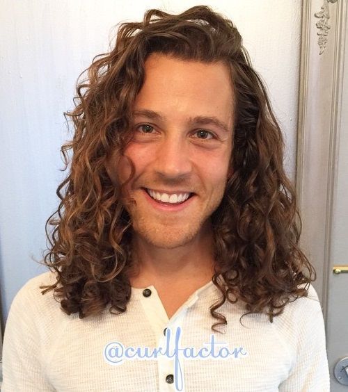 dlho curly men's hairstyle