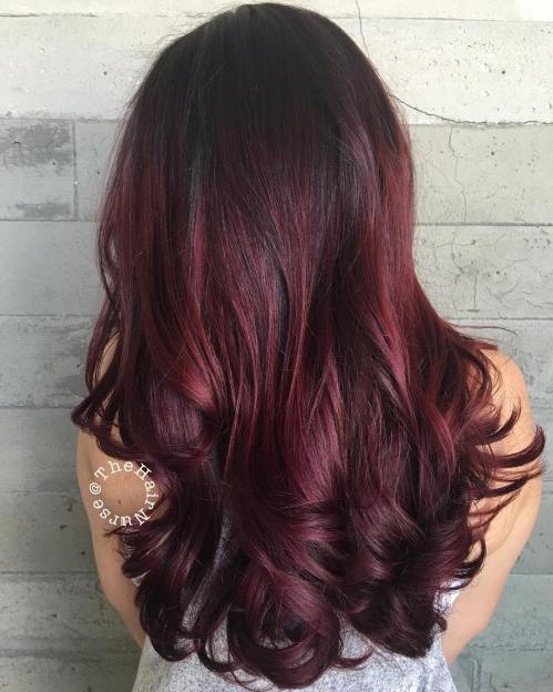 Lång Burgundy Hair With Root Fade