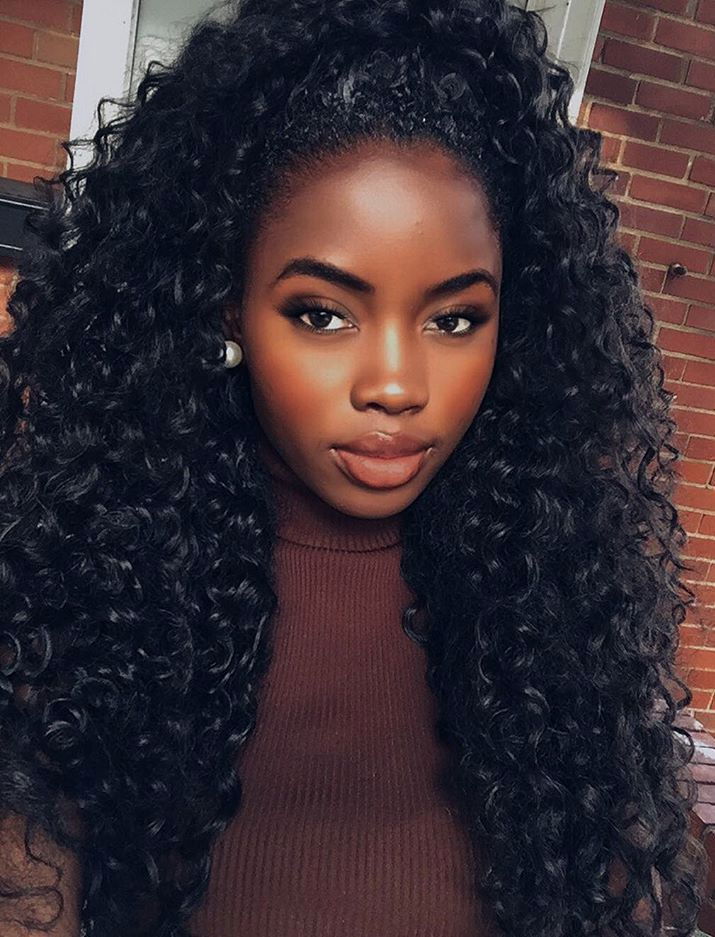lång curly weave hairstyle