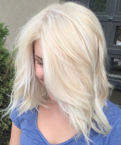 platină blonde layered hair