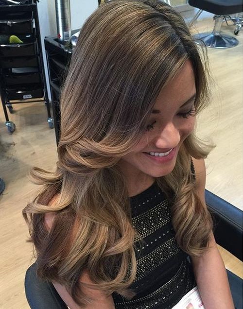 hnedý hair with golden blonde balayage