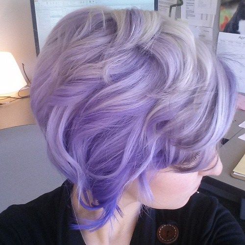 kratek wavy lavender hairstyle