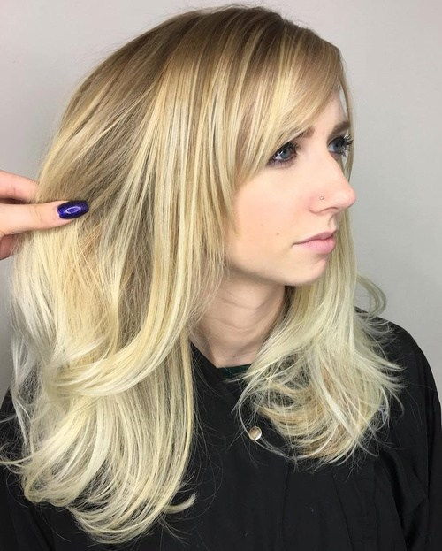 Lung Layered Blonde Hairstyle 