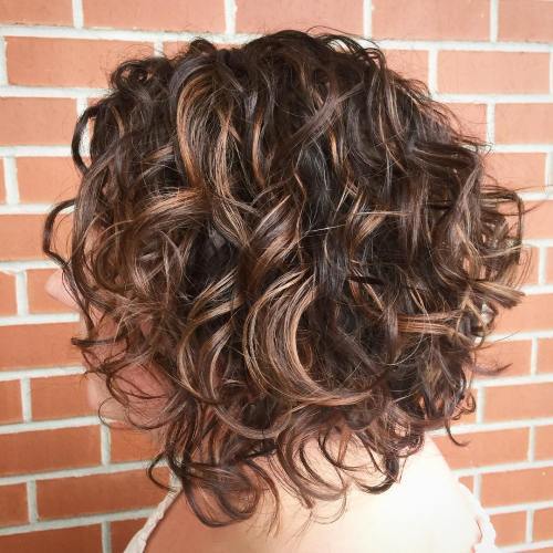 bruneta Angled Curly Bob Hairstyle