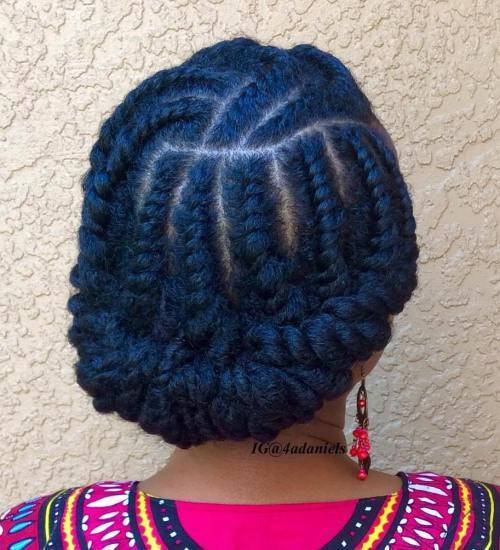 Skyddande Updo With Twists