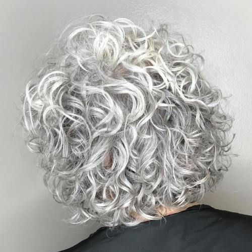 Kort till medel Gray Permed Hair
