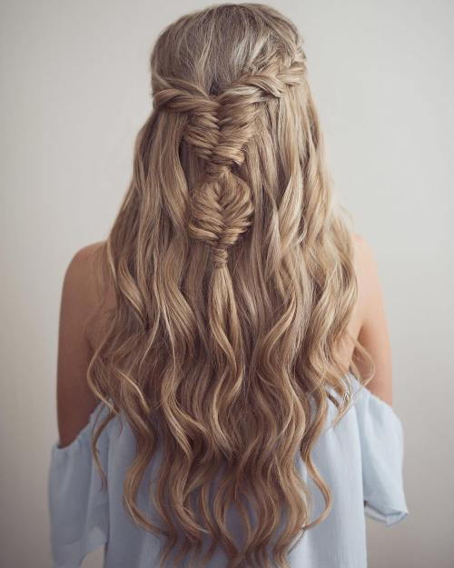 Lång Hair Half Updo With Fishtails