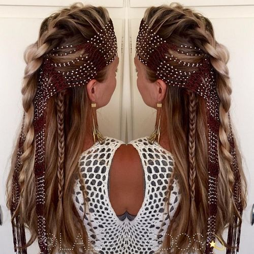 flätad half up hairstyle for long hair