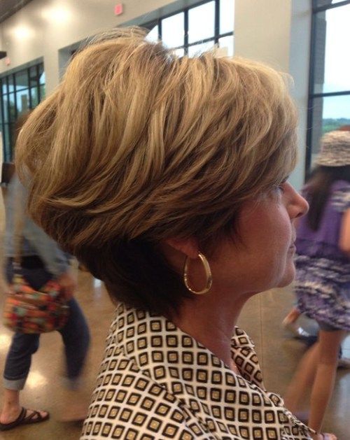 kort tapered haircut for older women