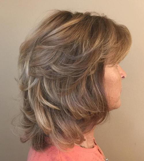 Medellängd Layered Tousled Hairstyle