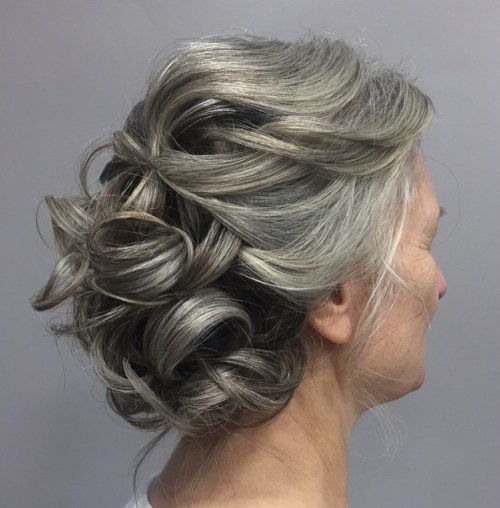 Grå Curly Updo For Mother Of The Bride