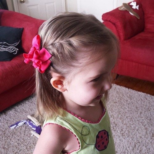 latură braid hairstyle for 4 year old little girls 
