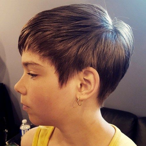 krátky layered haircut for girls