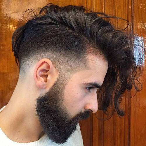 Män's Long Undercut Haircut