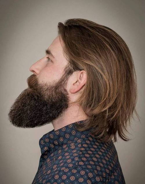 Lång Men's Hairstyle With Beard