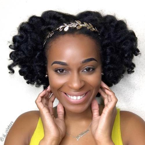 Krátky Curly Natural Hairstyle