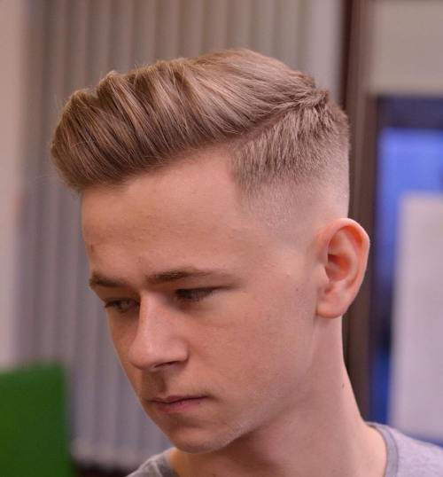 Tonåring's Side Part Fade