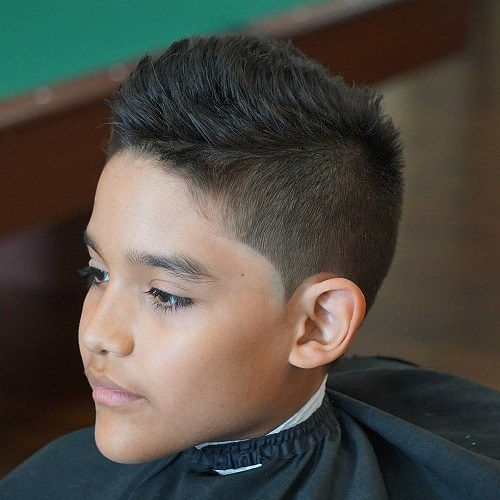 Krátky Spiky Haircut For Teenage Boys