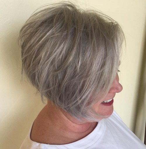 Kort Tousled Gray Brown Hairstyle