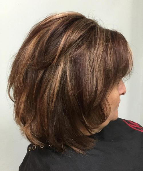 Средње Layered Brown Hairstyle