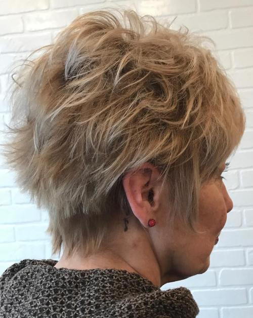 Mic de statura Spiky Hairstyle For Mature Women