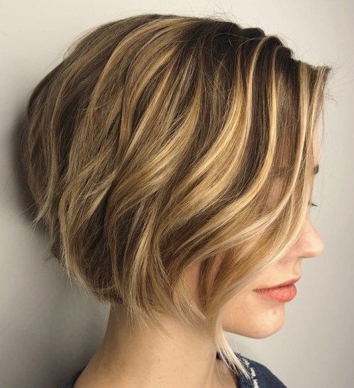 Кратак Side-Parted Wavy Bob