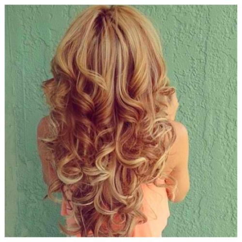 căpșună blonde curls with highlights
