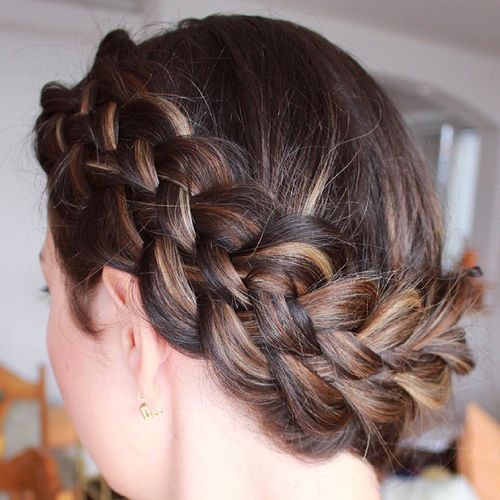 coroană braid with highlights updo