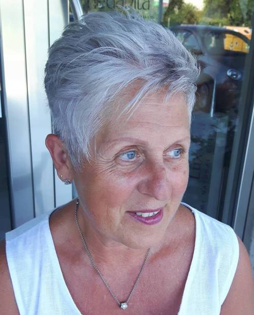 osrstené Pixie Haircut For Older Women