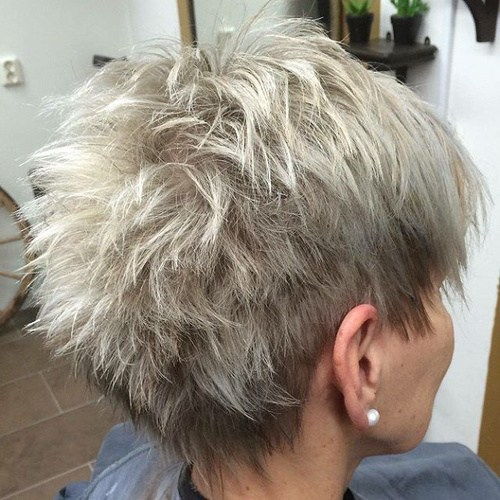 Kratek Feathered Ash Blonde Hairstyle