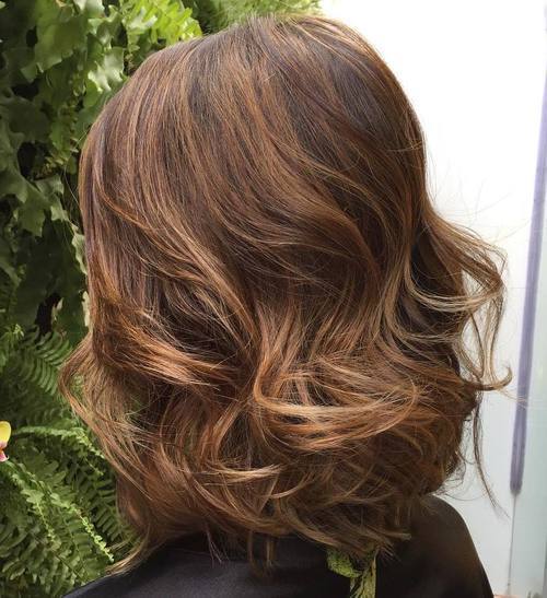 дуго curled brown bob with subtle highlights
