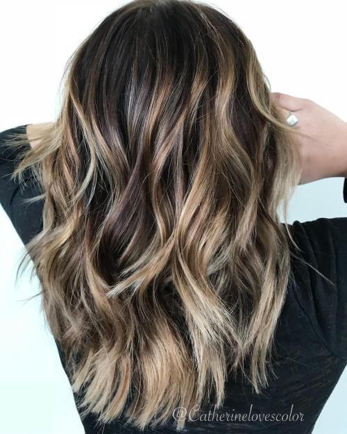 Lång Layered Brunette Hair With Balayage